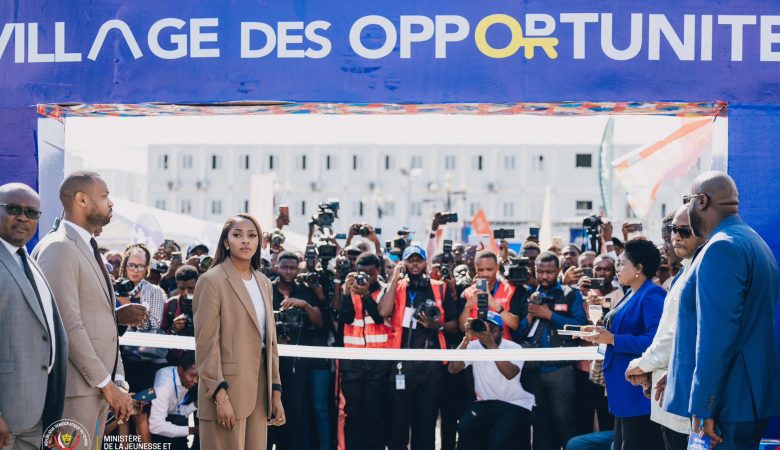 Retour en images sur la première journée du Village des Opportunités Une ouverture marquée par le lancement officiel de l’événement par la Première Ministre, S.E.M. Judith Suminwa Tuluka